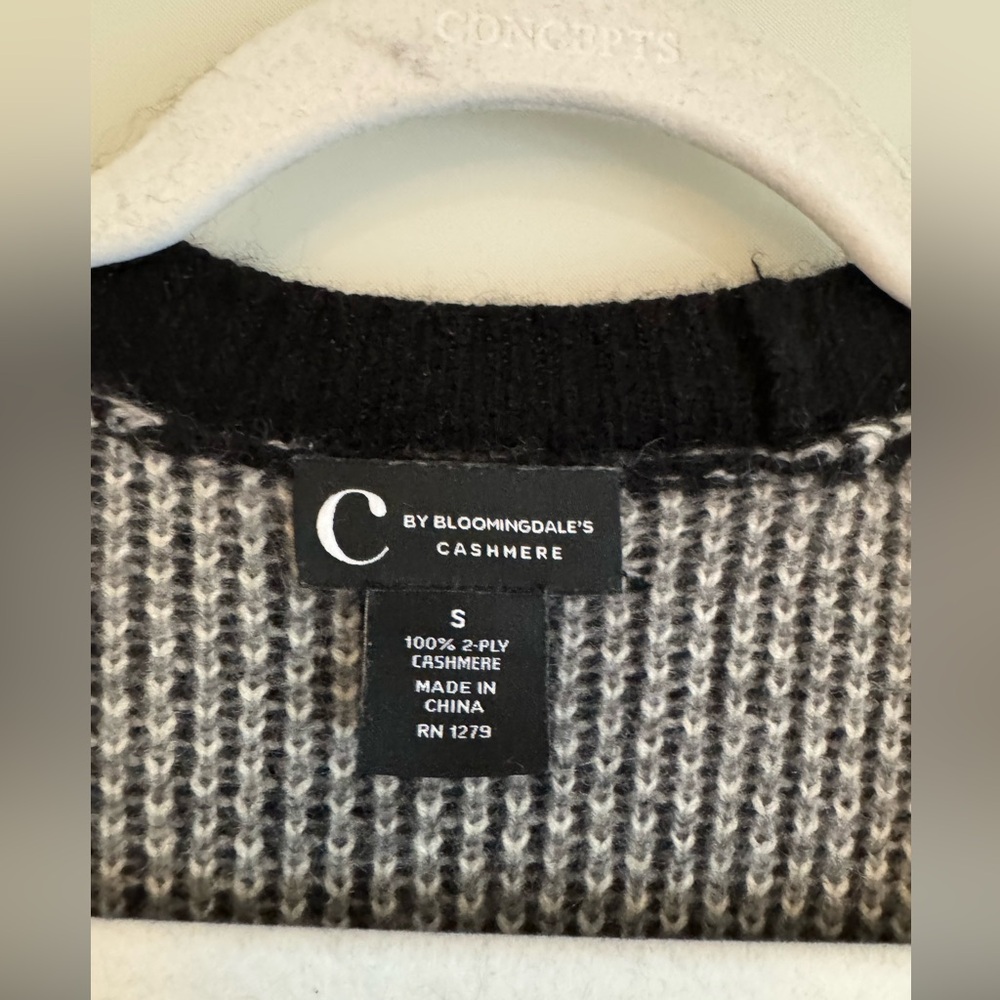Bloomingdales 2 ply cashmere cardigan black and white contrast pocket small - Picture 4 of 4